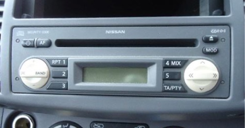 Nissan Blaupunkt radio label and code reference