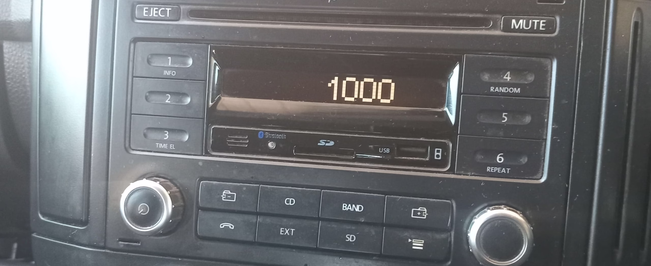 VW radio serial number display example