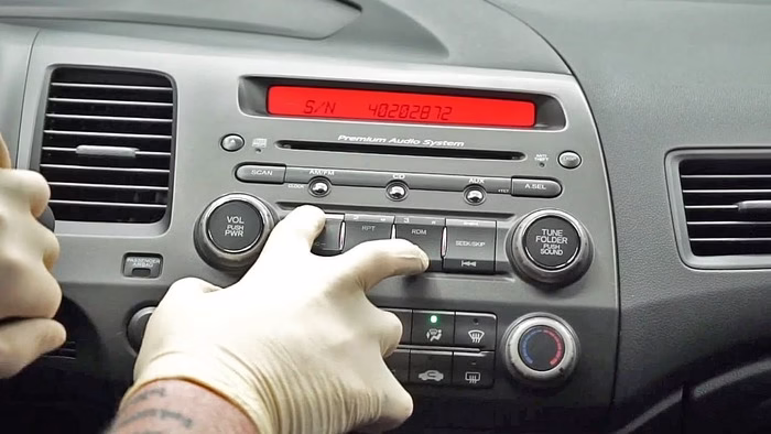 Honda Civic radio displaying serial number