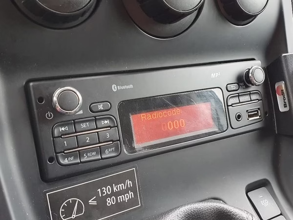 Mercedes Citan radio code locked screen